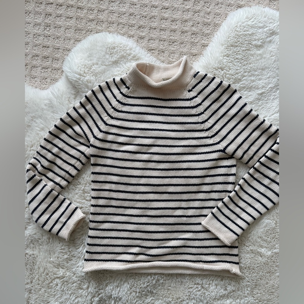 J Crew roll neck 1988 unisex sweater size small EUC